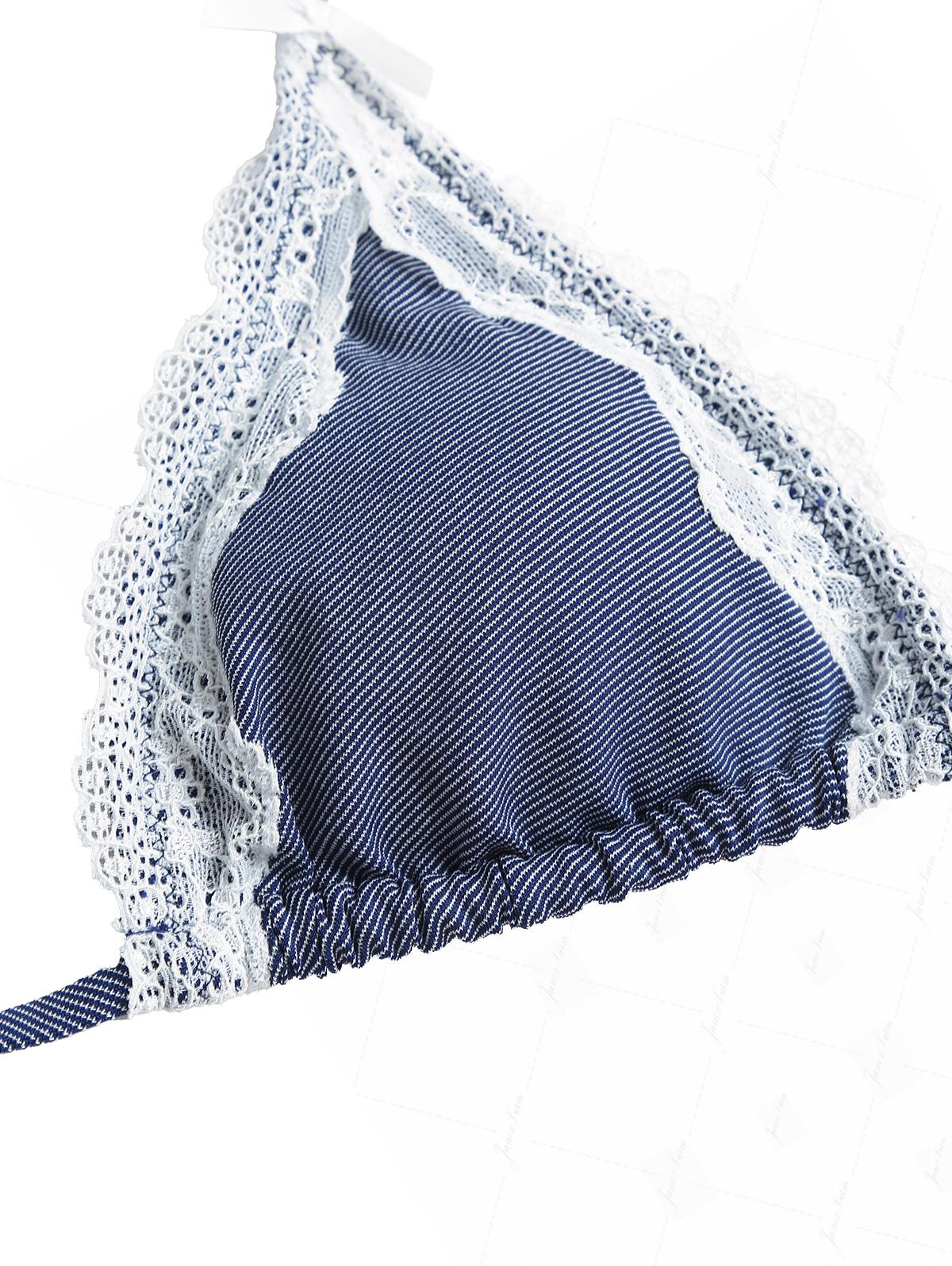 Conjunto Janex em Biquíni Jeans Denim Valentina Privée | Top Triangular com Laço e Amarração Halterjeans azul escuro com top de biquíni triangular com laço e alças no pescoço e calcinha fio dental de cintura baixa.