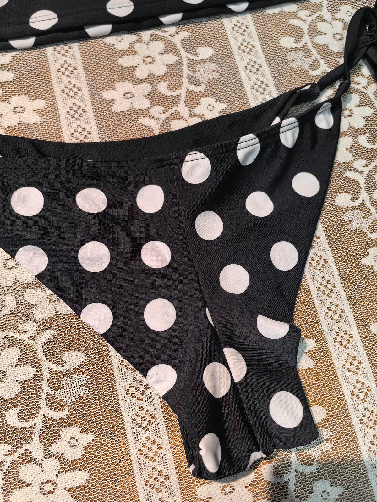 Biquíni Frente Única Poá Valentina Privée | Moda Praia Feminina Premium