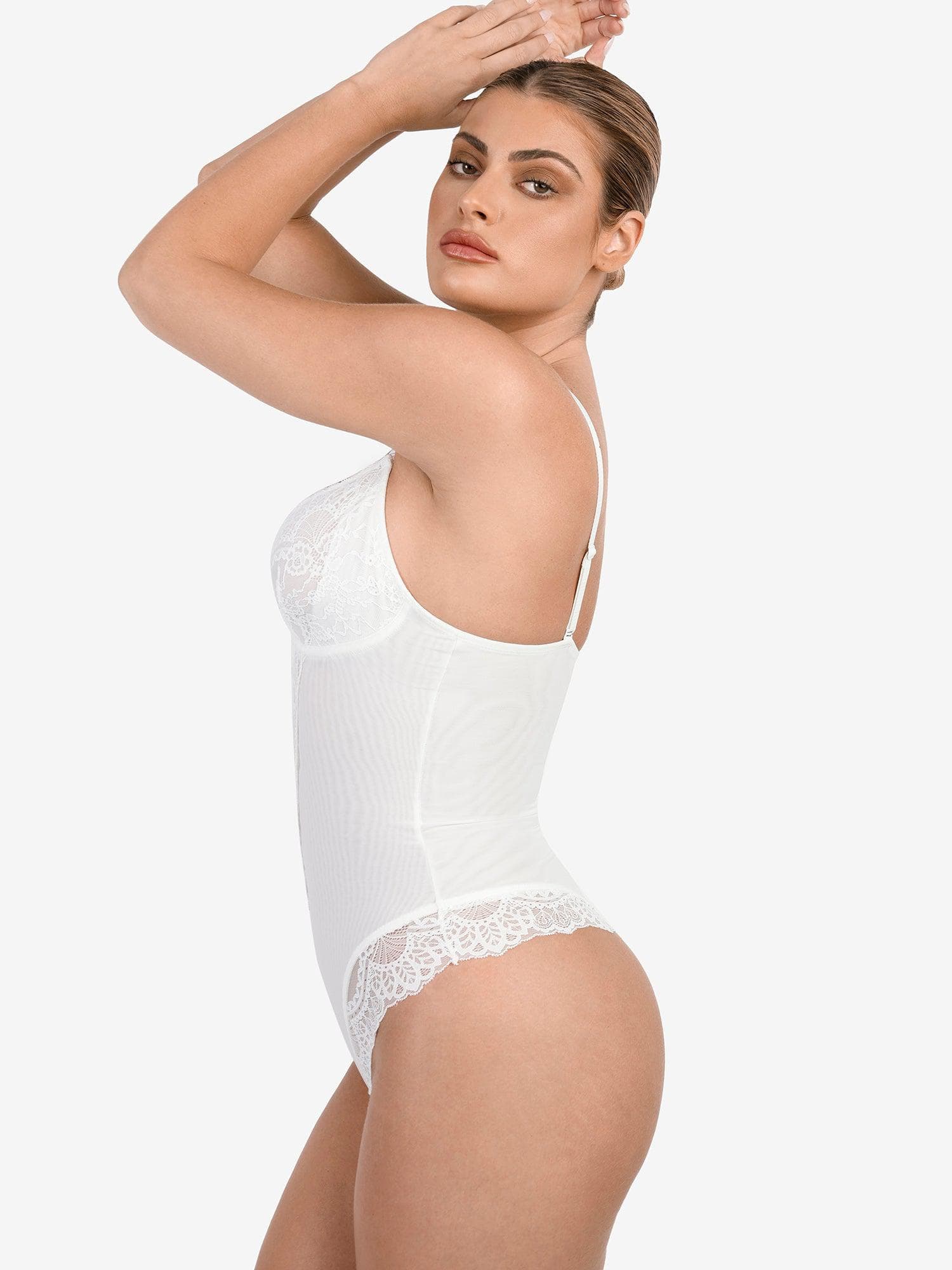 Body Modelador Rendado com Decote V Profundo | Tanga