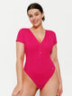 Bodysuit modelador com decote profundo em V e fechamento por botões na frente