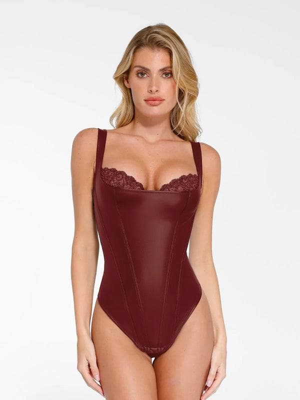 Body modelador em couro sintético com renda balconette